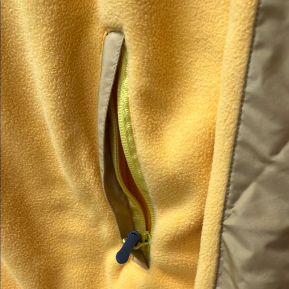 Patagonia Yellow Fleece Jacket - Picture 5 of 6